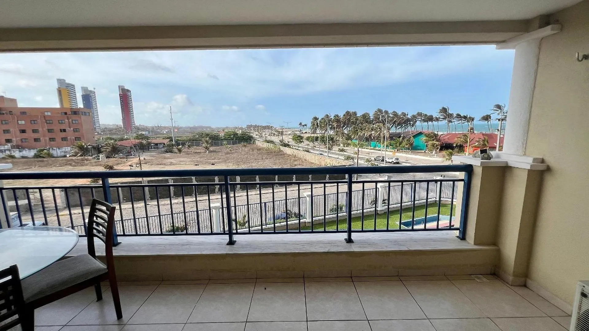 Casa de Férias Apartamentos De Temporada Em Beach Village Residence Praia Do Futuro Fortaleza  Brasil